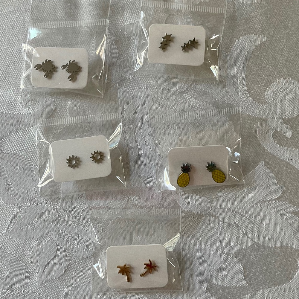 5 PAIRS STAINLESS STEEL STUD EARRINGS PINEAPPLE PALM CRAB STAR SUN